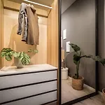 Апартаменты Exclusive 2br In Renovated *