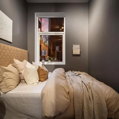 Exclusive 2br In Renovated * Берген